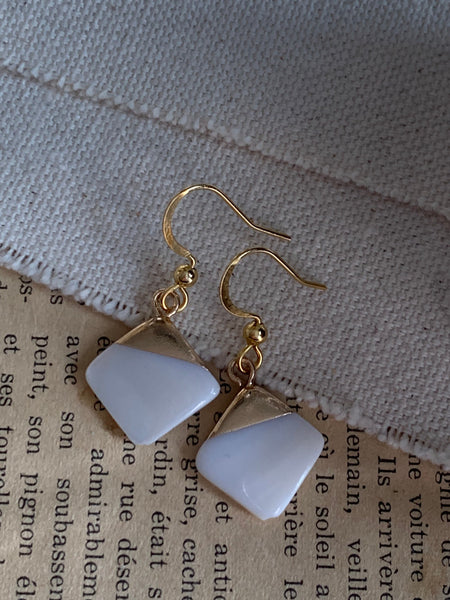 Boucles d’oreilles breloque losange de perle et alliage de métaux or Comme un ange