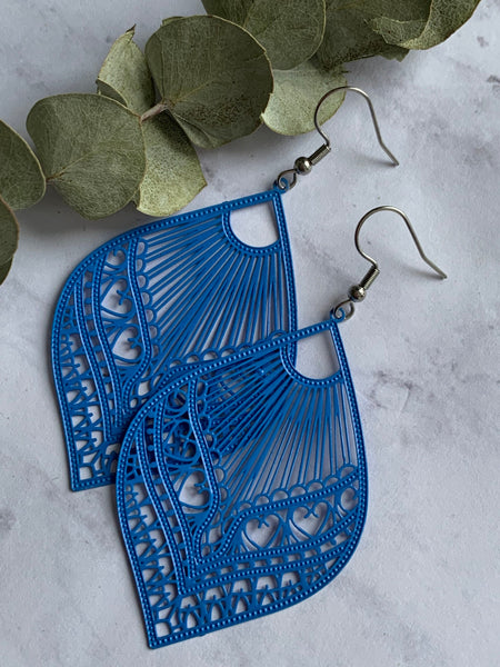 Boucles d’oreilles breloque feuille bleue Comme un ange