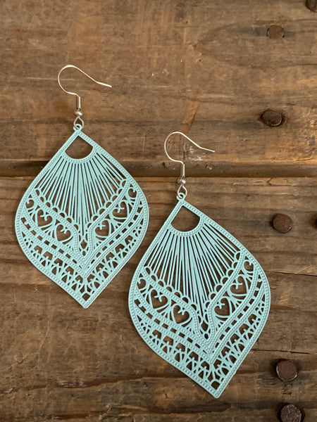 Boucles d’oreilles breloque feuille bleue pâle Comme un ange