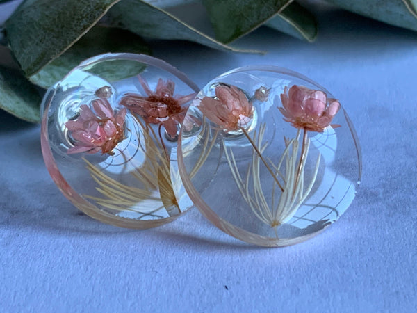 Boucles oreilles résines fleurs roses - Comme un ange