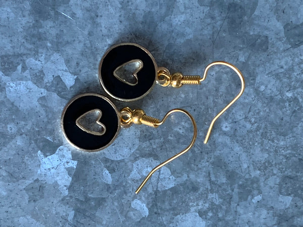 Boucles d’oreilles breloque coeur noir sur crochet alliage de métaux or Comme un ange