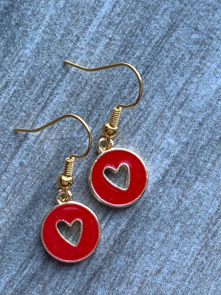 Boucles d’oreilles breloque coeur rouge sur crochet alliage de métaux or Comme un ange