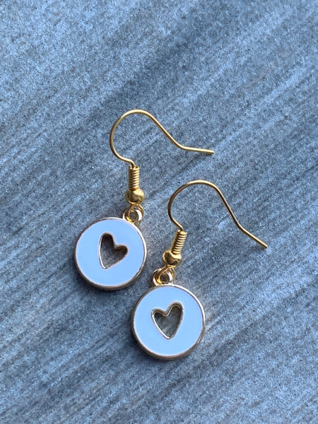 Boucles d’oreilles breloque coeur rouge sur crochet alliage de métaux or Comme un ange