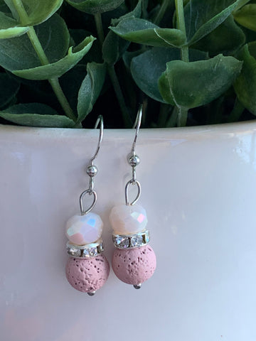 Boucles d’oreilles chic perle bille blanche pierre de lave rose bijoux diffuseur aromathérapie Comme un ange