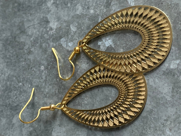 Boucles d’oreilles breloque goutte mandala alliage de métaux or Comme un ange