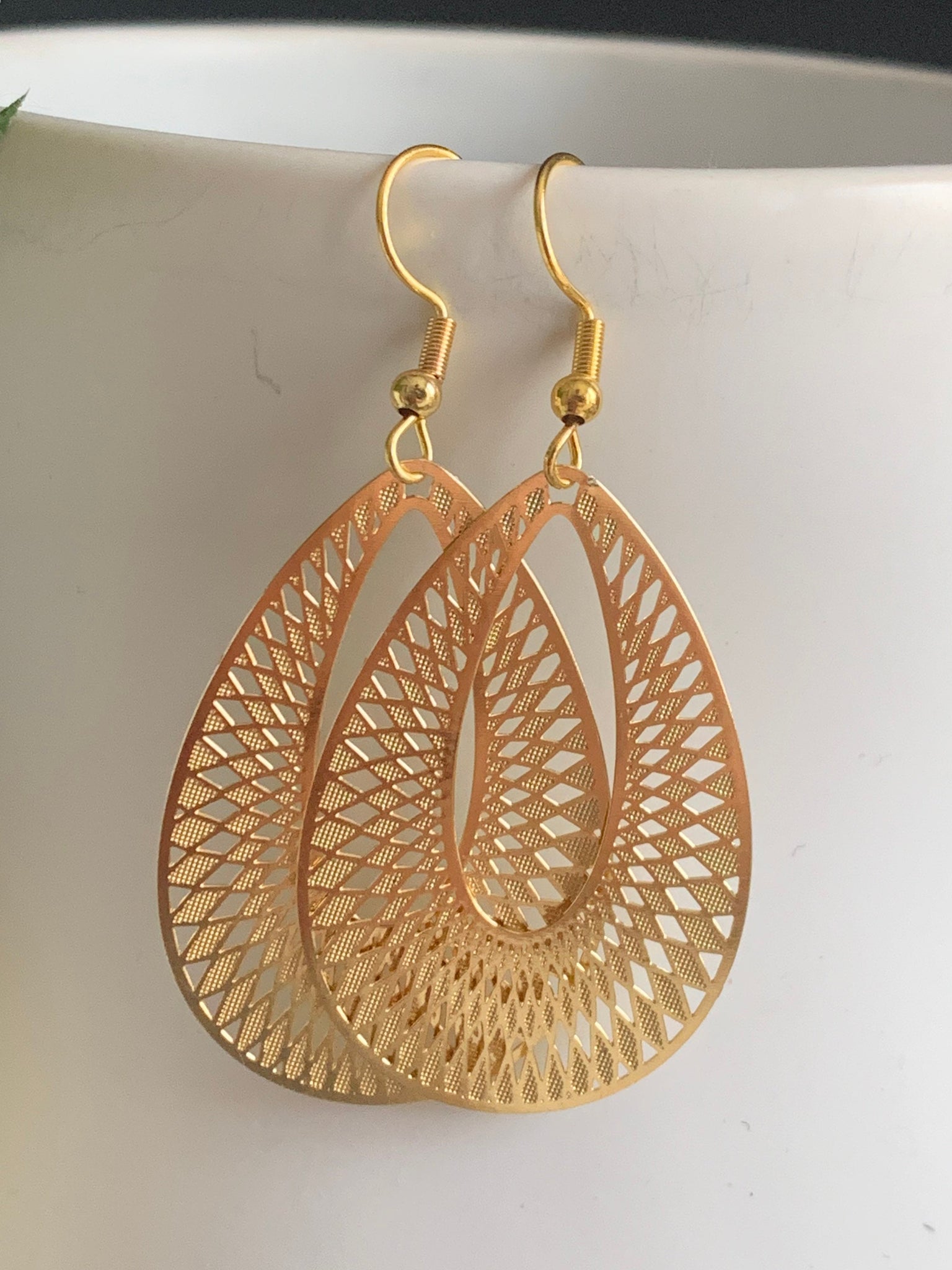 Boucles d’oreilles breloque goutte mandala alliage de métaux or Comme un ange