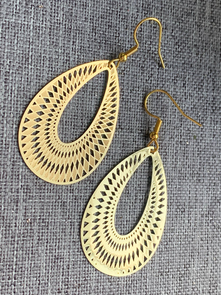 Boucles d’oreilles breloque goutte mandala alliage de métaux or Comme un ange