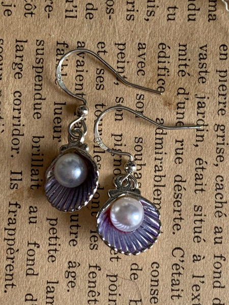 Boucles d’oreilles coquillage mauve perle blanche Comme un ange