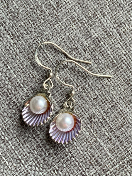 Boucles d’oreilles coquillage mauve perle blanche Comme un ange