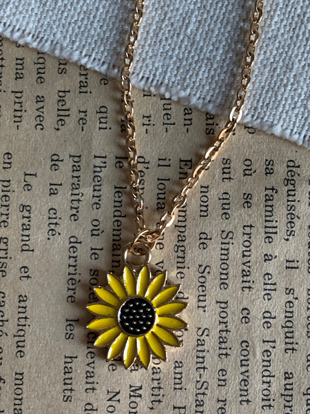 Collier breloque fleur tournesol jaune sur chaîne alliage de métaux or Comme un ange