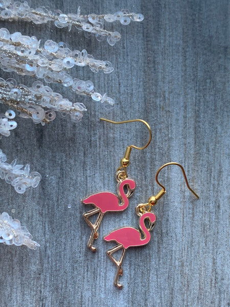 Boucles d’oreilles breloque flamant rose sur crochet alliage de métaux or Comme un ange