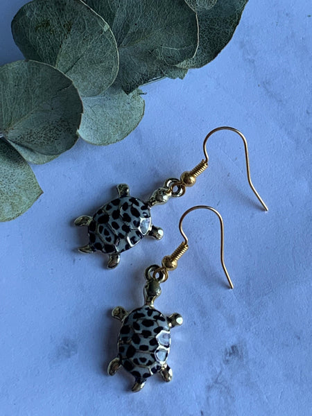 Boucles d’oreilles tortue tachetée alliage de métaux or Comme un ange