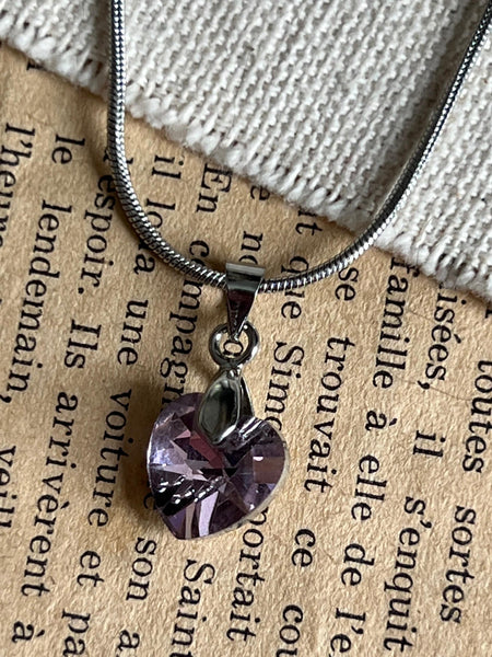Collier cœur cristaux rose mauve Comme un ange