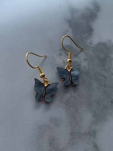 Boucles d’oreilles breloque papillon gris alliage de métaux or Comme un ange