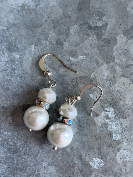 Boucles oreilles perle blanche Comme un ange