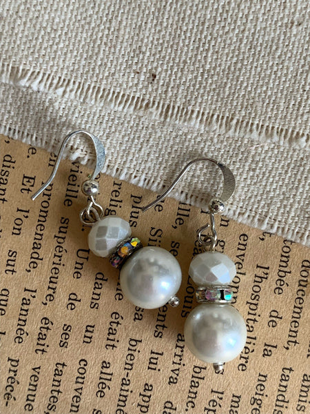 Boucles oreilles perle blanche Comme un ange