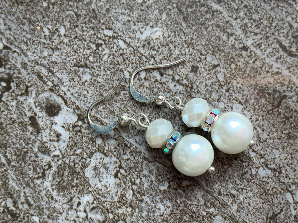 Boucles oreilles perle blanche Comme un ange