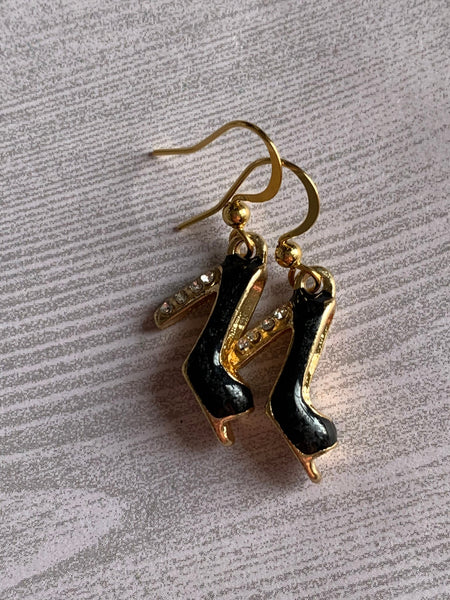 Boucles oreilles soulier talon haut noir Comme un ange