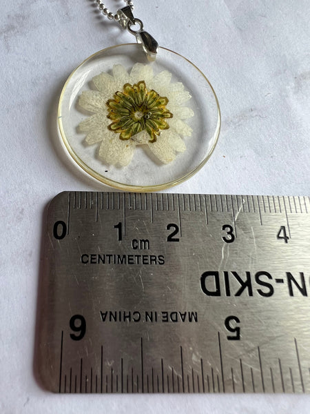 Collier fleur marguerite blanche Comme un ange