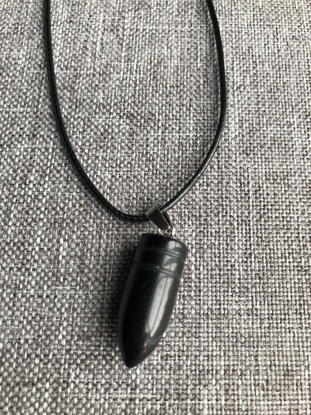 Collier gars pendentif noir Comme un ange