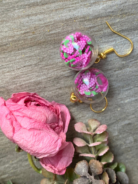 Boucles d’oreilles breloque boule de verre raisin mauve crochet alliage de métaux or Comme un ange