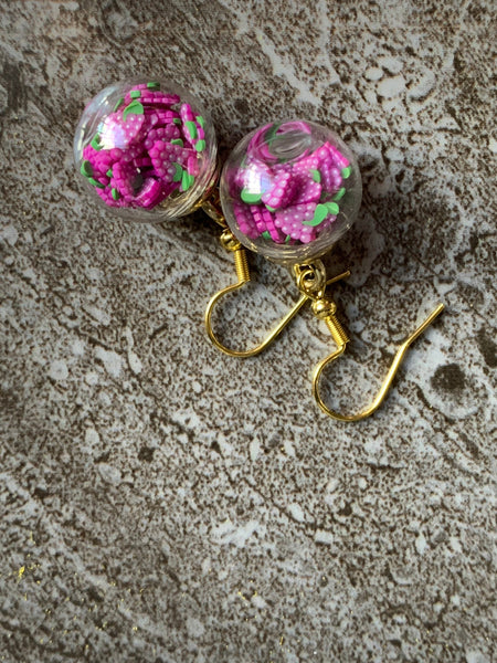 Boucles d’oreilles breloque boule de verre raisin mauve crochet alliage de métaux or Comme un ange