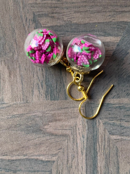 Boucles d’oreilles breloque boule de verre raisin mauve crochet alliage de métaux or Comme un ange