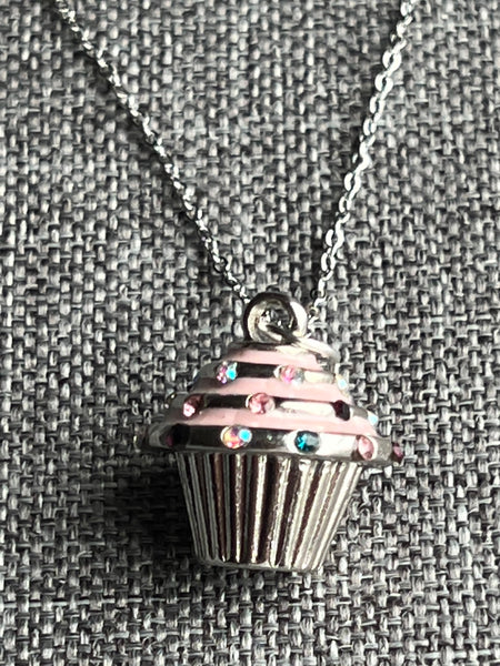 Collier joyeux anniversaire cupcake rose Comme un ange