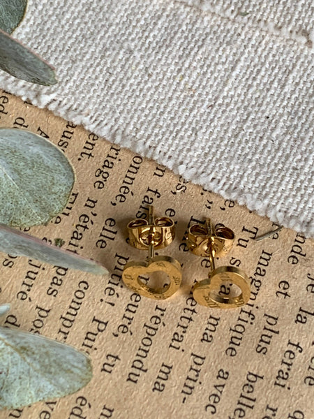 Stud stainless ton or coeur cabochon ton or Comme un ange