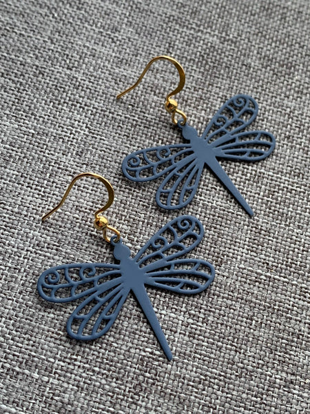 Boucles d’oreilles breloque libellule bleu sur crochet alliage de métaux couleur ton or Comme un ange