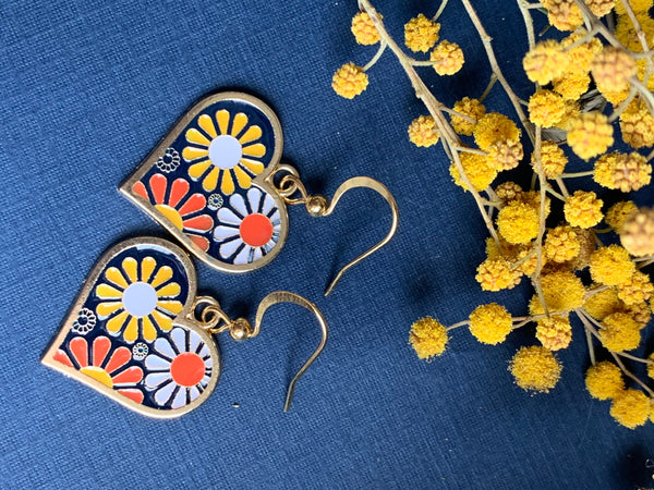 Boucles d’oreilles breloque coeur fleur orange et jaune sur crochet alliage de métaux or Comme un ange