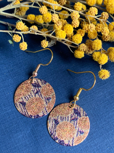Boucles d’oreilles breloque fleurs or et bleu Comme un ange