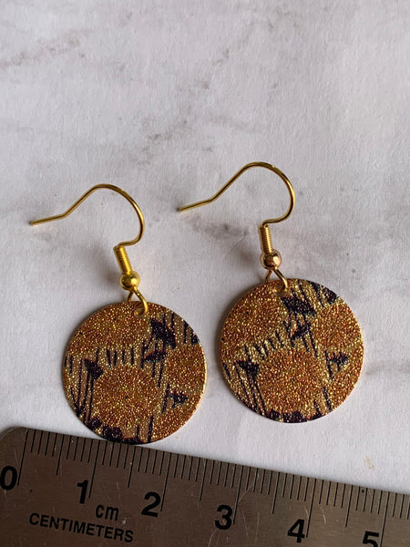 Boucles d’oreilles breloque fleurs or et bleu Comme un ange
