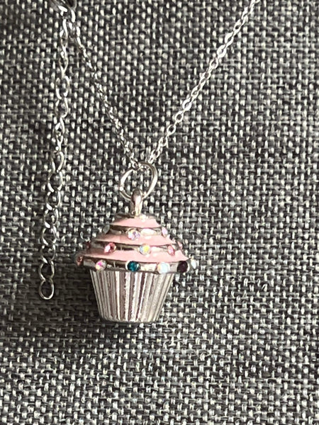 Collier joyeux anniversaire cupcake rose Comme un ange