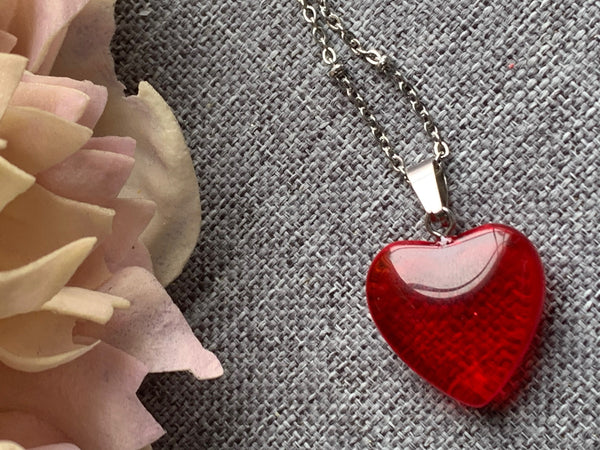 Collier breloque coeur rouge Comme un ange
