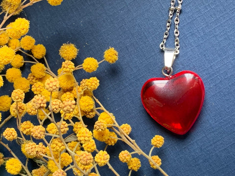 Collier breloque coeur rouge Comme un ange