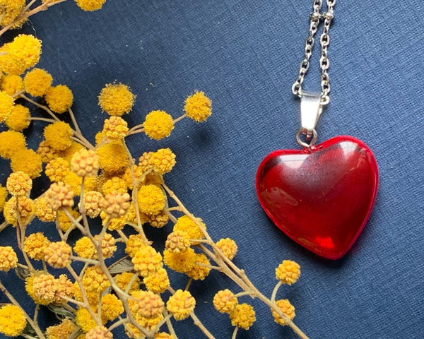 Collier breloque coeur rouge Comme un ange