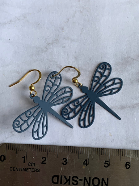 Boucles d’oreilles breloque libellule bleu sur crochet alliage de métaux couleur ton or Comme un ange