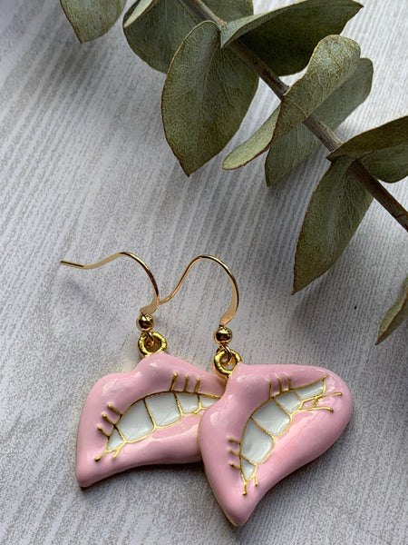 Boucles oreilles lèvre  rose Comme un ange
