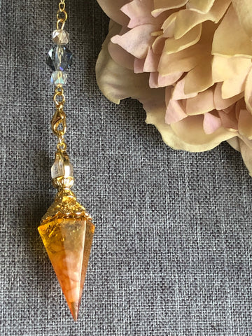Pendule jaune Comme un ange