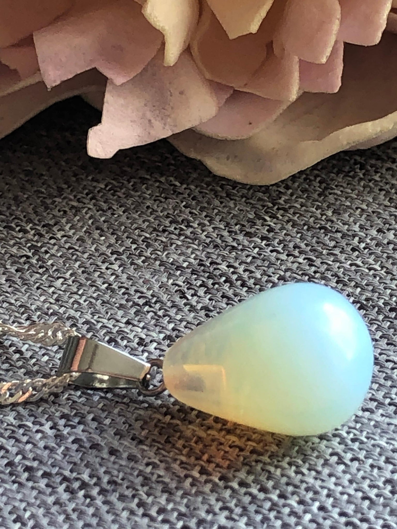 Collier pendentif goutte Comme un ange