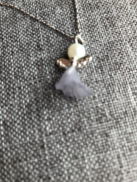 Collier petit ange lilas Comme un ange