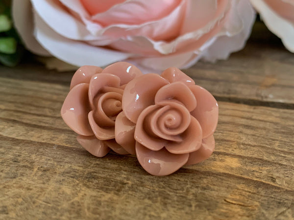 Boucles d’oreilles cabochon fleur rose crème sur tige alliage de métaux argent Comme un ange
