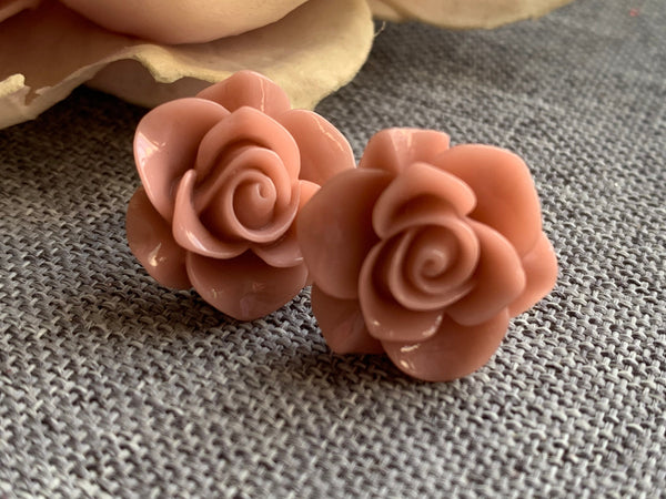 Boucles d’oreilles cabochon fleur rose crème sur tige alliage de métaux argent Comme un ange