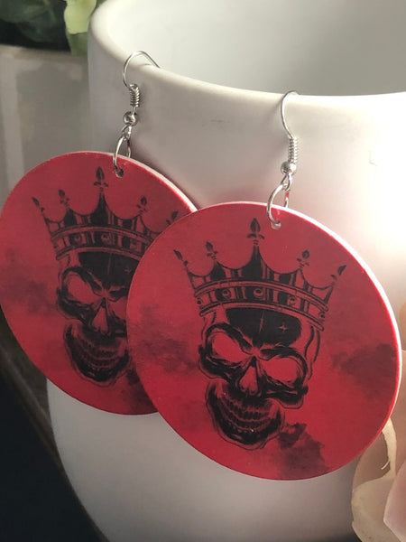 BOucles oreilles rondes rouges bois  skull Comme un ange