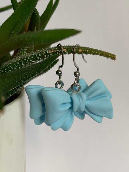 Boucles d’oreilles breloque boucles bleue sur crochet alliage de métaux argent Comme un ange
