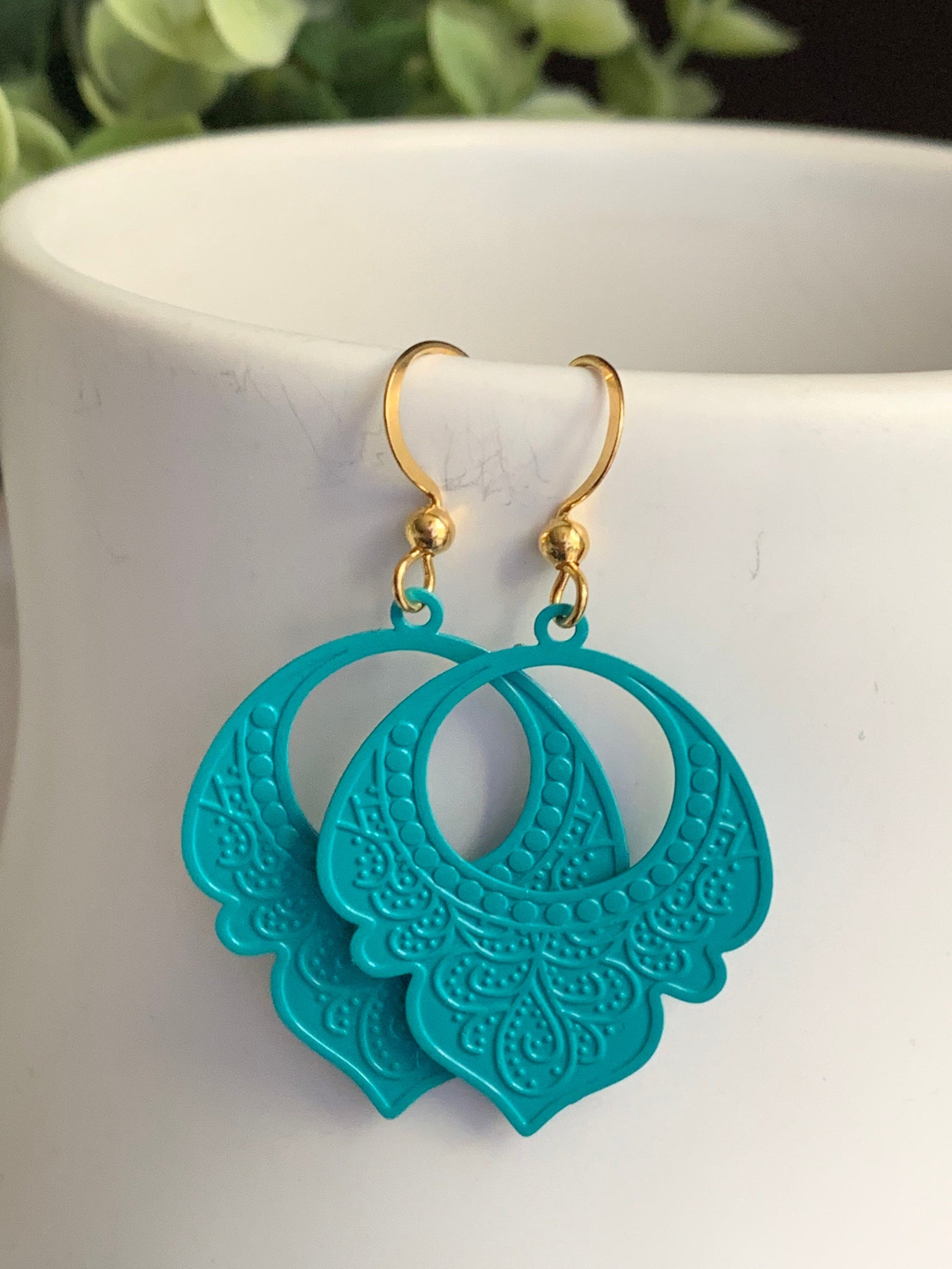 Boucles d’oreilles breloque goutte de dentelle turquoise sur crochet alliage de métaux or Comme un ange
