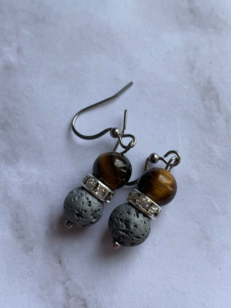 Boucles d’oreilles billes de pierre de tigre sur billes de pierre de lave grise bijoux diffuseur aromathérapie chic huile essentielle Comme un ange