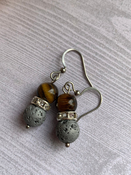 Boucles d’oreilles billes de pierre de tigre sur billes de pierre de lave grise bijoux diffuseur aromathérapie chic huile essentielle Comme un ange