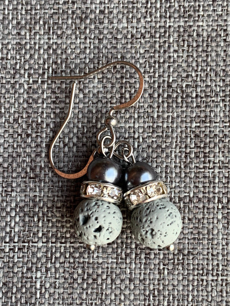 Boucles d’oreilles bille de pierre de lave grise et bille perle bleue marine bijoux diffuseur aromathérapie Comme un ange